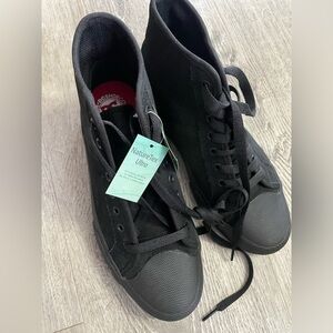 Brand new DC skateboard men’s shoes